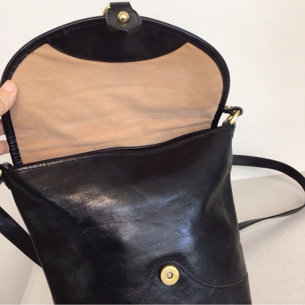 OROTON AUSTRALIA BLACK LEATHER BUCKET MESSENGER PURSE EXCELLENT CONDITION - Picture 7 of 9